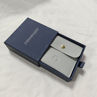 Boîte à bijoux de luxe avec logo personnalisé, estampage à chaud dorée, tiroir en papier avec cordon et pochette à bouton pour emballage et pochette à bijoux