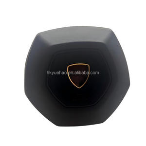 Housse de volant de haute qualité adaptée à la Lamborghini LP610 - Product Image 1