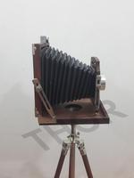 Appareil photo vintage, trépied en bois antique, réplique authentique écologique, décoration nautique