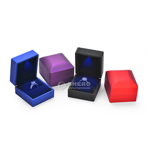 Caja de Joyería de Plástico con Luz LED, Color Azul Morado, con Logotipo Personalizado al por Mayor, para Collares, Pulseras, Pendientes y Anillos - Product Image 2