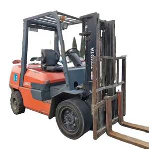 Chariot élévateur diesel 4x4 d'occasion de haute qualité avec mât à deux étages pour les industries de la construction et agricoles - Product Image 1