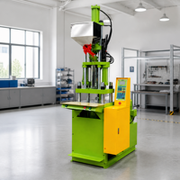 Machine de moulage par injection verticale de 20 tonnes HG-TC200 pour le moulage de cintres en fil d'acier en plastique avec des matériaux PET/PP/PC/PA/EPS