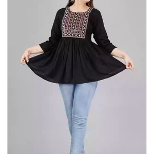 Top de algodón con estilo para mujer, decoración de encaje bordado, cómodo ajuste holgado, estilo informal de oficina, estampado de primavera - Product Image 4