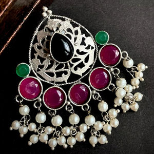 Pendiente de tuerca oxidado con piedra Monalisa, hermosos tachuelas de flores para mujer, joyería étnica y de templo - Product Image 1