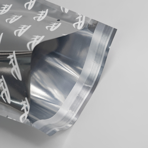 Wholesale Lightweight Silver Foil Express Mailing Bags for Apparel & Cosmetics Packaging - Product Image 4