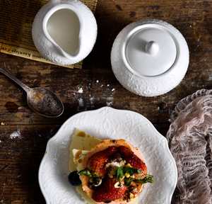 Cafetière classique française en céramique embossée, ensemble crémier et tasses à café, service de thé de l'après-midi européen en céramique avec tasses et soucoupes - Product Image 6