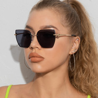 Nouvelles lunettes de soleil polarisées surdimensionnées de style œil-de-chat, tendance européenne et américaine, unisexes, en métal, protection UV %