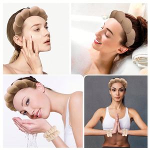 Set de Diadema de Terciopelo Fruncido con Diseño de Nube y Diadema de Corona Alta con Pulsera para Lavado Facial, Maquillaje, Spa, Boda, Regalo para Damas de Honor - Product Image 3
