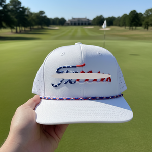 Casquette de golf personnalisée 100% polyester et élasthanne, imperméable, haute performance, avec trous découpés au laser et cordon, pour usage extérieur - Product Image 1