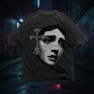 T-shirt Gotica con Croce della Madonna Piangente, Oversize, Stile Streetwear Anni '90, Grafica Vintage, Estetica Scura - Product Image 3