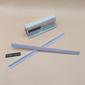 Tuiles de plafond produites d'origine en usine Profil en aluminium Décoration d'écart Couvercle en plastique PVC pour profil de plafond extensible en PVC - Product Image 3