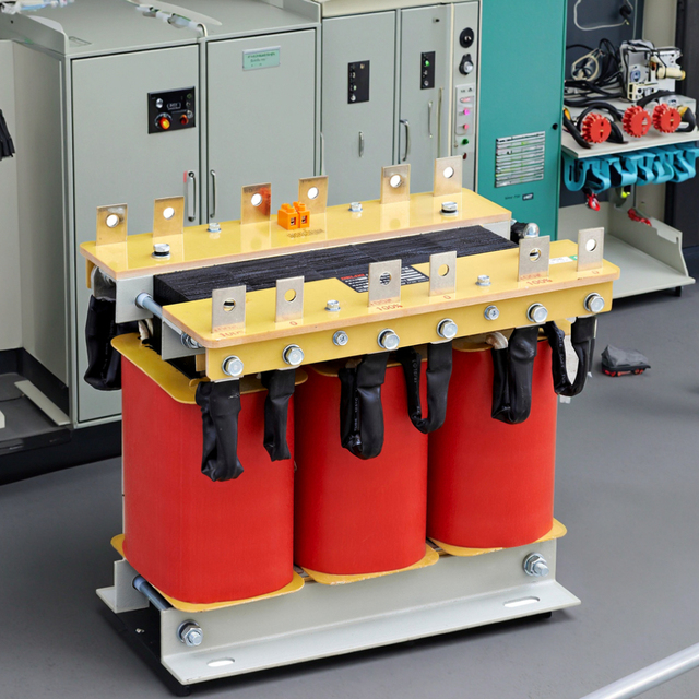 QZB JB Standard 3kVA to 10kVA Three Phase Toroidal Coil Auto Transformer 380V to 220V Copper Aluminum Plastic Power Transformer