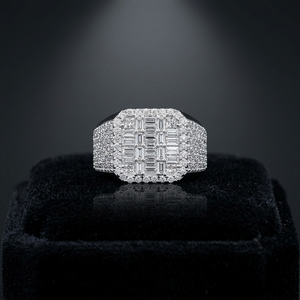 Bague de Fiançailles en Moissanite Plaqué Or Blanc, Coupe Ovale, avec Grappe Semi-encastée et Sertissage à Griffes pour Femme - Product Image 1