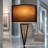 Lampadaire contemporain en fer forgé, design d'angle de canapé de luxe haut de gamme, lampe de bureau verticale