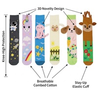 Vente en gros de chaussettes hautes pour enfants avec logo personnalisé en 3D, chaussettes longues pour enfants en nylon durable