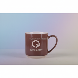 <span class=keywords><strong>Taza</strong></span> <span class=keywords><strong>de</strong></span> Café <span class=keywords><strong>de</strong></span> Cerámica <span class=keywords><strong>de</strong></span> 11 oz, Diseño OEM ODM, Dos Tonos Marrón y Blanco, Calcomanía <span class=keywords><strong>de</strong></span> Corazón con Texto en Inglés 'Kiss <span class=keywords><strong>Me</strong></span>', Logotipo Personalizado, <span class=keywords><strong>Taza</strong></span> para Té y Leche - Product Image 3