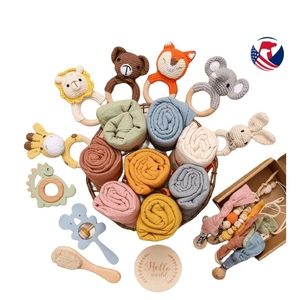 Sonajeros de madera populares <span class=keywords><strong>para</strong></span> recién nacidos, sonajero de anillo de animales de ganchillo bonito <span class=keywords><strong>para</strong></span> niños y niñas, <span class=keywords><strong>conjunto</strong></span> de regalo <span class=keywords><strong>para</strong></span> bebés - Product Image 1