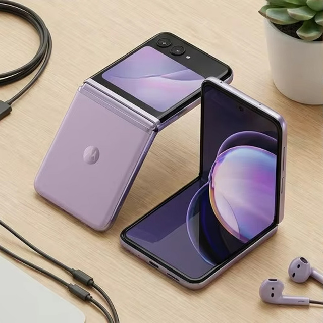 Wholesale Moto Razr 40 5G Smartphone Snapdragon 8+ Gen 1 8GB RAM 128GB 6.9-inch Foldable Screen 144Hz 64MP Camera 99% New