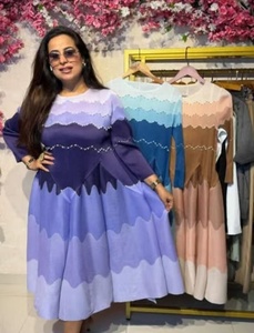 <span class=keywords><strong>Abito</strong></span> lungo da donna plissettato a blocchi di colore, elegante, da sera, con scollo rotondo e <span class=keywords><strong>maniche</strong></span> <span class=keywords><strong>lunghe</strong></span>, modello ampio e fluido - Product Image 6