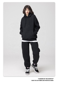 Sweat à capuche en polaire lourde 350 coton 100% G avec logo personnalisé pour hommes grande taille noir et rouge avec technique brodée - Product Image 3