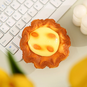 Jouet de décompression en mousse PU à rebond lent, en forme de tarte aux œufs, avec logo personnalisé, vente en gros du fabricant - Product Image 4