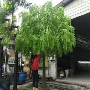 Grand arbre en plastique de style nouveau être largement apprécié arbre de saule pleurs artificiels en fibre de verre pour faux arbre vert pour la décoration intérieure