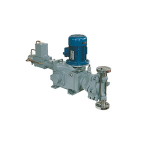Pompe doseuse électrique entièrement automatique en fonte Officine Meccaniche Doxa L A 7 25 pour le remplissage de liquides - Product Image 1
