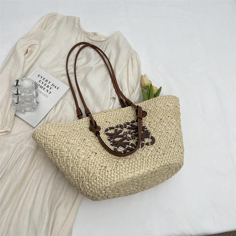 สีขาวขนาดใหญ่