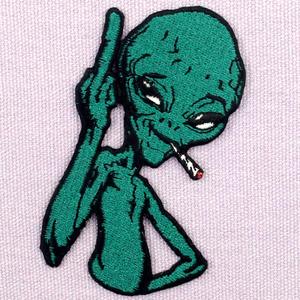 Nouveau gros 3D Alien fumer Applique fer coudre emblème personnalisé brodé Patch de broderie pas de commande minimum - Product Image 1