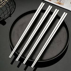 Baguettes coréennes en acier inoxydable en gros, baguettes carrées réutilisables pour le sushi, la cuisine, les restaurants et les hôtels - Product Image 1