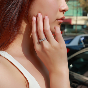 <span class=keywords><strong>Bague</strong></span> demi-éternité empilable en argent sterling S925 avec moissanite taille cœur 1,94 CTW pour <span class=keywords><strong>femme</strong></span> - Product Image 5