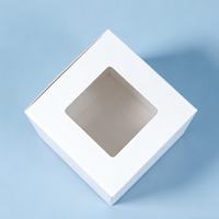 Boîtes en papier kraft blanc personnalisées avec fenêtre frontale, conçues pour l'emballage de figurines de jouets et de petits cadeaux
