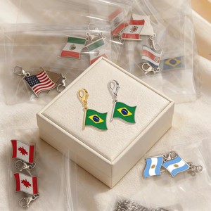 Colgante de Bandera de País de 17*14mm para Aficionados al Fútbol, de Acero Inoxidable, para Pulseras y Bolsos, Joyería DIY, Recuerdo de Viaje - Product Image 1