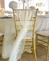 Chaises de banquet empilables en plastique doré Chavari pour événements, hôtels et fêtes, vente en gros à bas prix