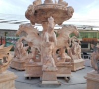 Grande sculpture de fontaine d'eau en forme de cheval et de lion de Poséidon, animaux marins, sculptée à la main en marbre/pierre, design moderne pour extérieur