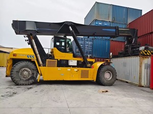 รถยกตู้คอนเทนเนอร์มือสอง 45 ตัน ยี่ห้อ Kalmar Fantuzzi เครื่องจักรยกของในท่าเรือ สำหรับใช้ในลานตู้คอนเทนเนอร์ - Product Image 4