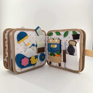 Juguetes Montessori al por mayor: Libro sensorial de fieltro para niñas, libro de actividades de tela suave para princesas, libro de actividades para niños pequeños, tablero de actividades de fieltro. - Product Image 5