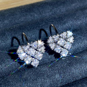 Boucles d'oreilles en or blanc et diamants, coupe princesse, couleur D, naturelles, pour mariage, style romantique, bijoux fins, forme cœur - Product Image 5