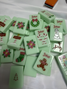 Ensemble de Mahjong Américain de Luxe en Acrylique Écologique, Thème Noël (Père Noël, Bonhomme de Neige), Photos Réelles, Prise Universelle US, 36 - Product Image 3