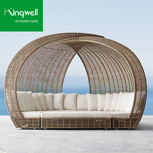 سرير نهاري مستدير من الراتان البلاستيكي من البولي إيثيلين في جميع الأحوال الجوية للحديقة في الهواء الطلق خوص للتشمس المتسكع لحمام السباحة والفندق يستخدم مواد معدنية متينة - Product Image 1