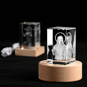 Bloc de cristal k9 <span class=keywords><strong>cube</strong></span> en verre 3d laser <span class=keywords><strong>cube</strong></span> design personnalisé led base en <span class=keywords><strong>bois</strong></span> - Product Image 6