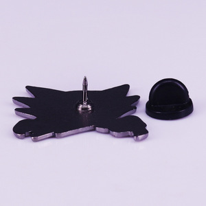 Broches en alliage poli cloisonné de haute qualité de 3cm pour les fans de Monster <span class=keywords><strong>Haunter</strong></span> en style étincelant - Product Image 3