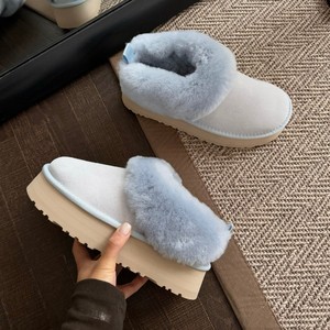 Chaussures d'hiver rétro pour homme en cuir et coton, style une pièce, à semelle plate, en peau de mouton, chaudes et antidérapantes, type bottes de neige. - Product Image 3