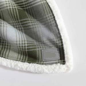 Couverture de jet, literie en polaire brossée avec Sherpa Inverse Soft & Cozy Plaid Home Decor pour lit ou canapé Nordic Plaid Green - Product Image 5
