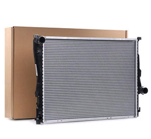 Radiatore di Raffreddamento Motore Auto, Serbatoio Acqua OE 17119071519 per BMW <span class=keywords><strong>E46</strong></span> Berlina, Station Wagon, Coupé, <span class=keywords><strong>Cabrio</strong></span>, Z4 E85 320i 323Ci 325i 330xi Z4 3.0i - Product Image 1