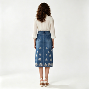 <span class=keywords><strong>Jupe</strong></span> longue en <span class=keywords><strong>jean</strong></span> brodée à motif floral et découpe rose élégante pour femme, taille haute, fente latérale, en denim premium - Product Image 6