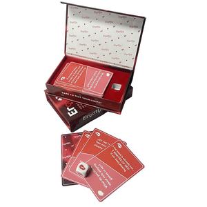 Juego de mesa de <span class=keywords><strong>dados</strong></span> con impresión de diseño totalmente personalizado, caja magnética de tapa dura, OEM, conversación de pareja, Impresión de juego de <span class=keywords><strong>dados</strong></span> de afirmación Sexual - Product Image 1