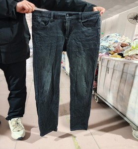 <span class=keywords><strong>Prix</strong></span> bas, vente en gros d'usine : Jeans en denim d'occasion pour hommes, style exquis et personnalisé, pour le campus ou le travail - Product Image 4