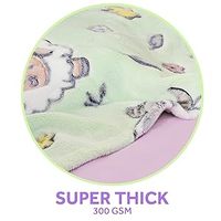 Vente en gros de flanelle douce fluorescente de nuit magique mignonne colorée pour enfants couverture lumineuse lueur sombre