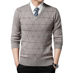 Pull en maille uni à col en V et manches classiques pour homme Brandour Apparels, coupe ajustée, séchage rapide, anti-rétrécissement, respirant et confortable - Product Image 2